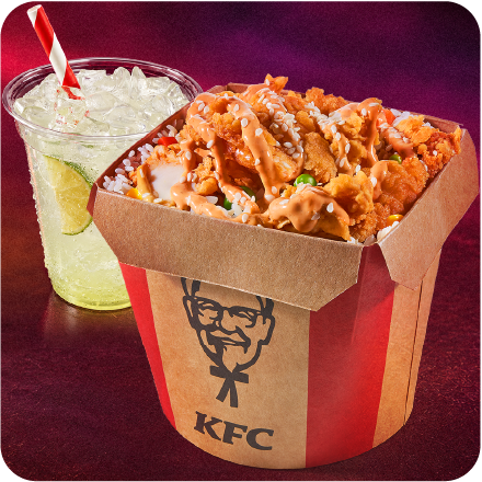 Curry Lunchbox (Nagy) Cucumber & Lime Soda-val